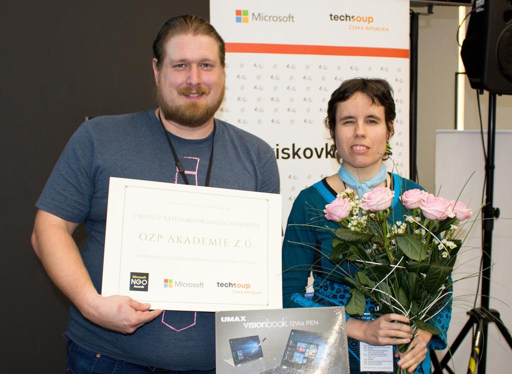 Microsoft a TechSoup Česká republika nás za tyto aktivity ocenili v rámci soutěže Microsoft NGO Awards.