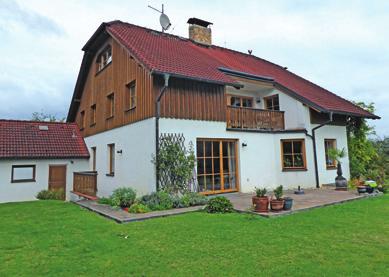 kurtem, garáží a zahradou Prostorný dům se nachází v klidné lokalitě na okraji Plzeň - sever, obec Zruč - Senec má