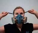 Pokud se maska mírně vyboulí, ale nedojde k žádnému úniku vzduchu mezi obličejem a maskou, je utěsnění masky správné.