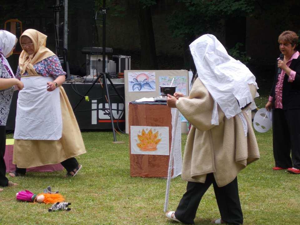 Slečna Světla velmi dobře ukončila studium závěrečnými zkouškami velice jí blahopřejeme 3.6. sl. Světla festival Cesta k nám, který se konal v Ústí nad Labem se velmi líbil a sl.