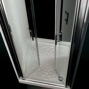 Dveře se dají otevřít jak ven, tak i dovnitř koutu a proto jsou vhodné i do velmi malých koupelen. Bezpečnostní sklo je opatřeno povrchovou úpravou AQVACLEAN pro jednodušší údržbu.