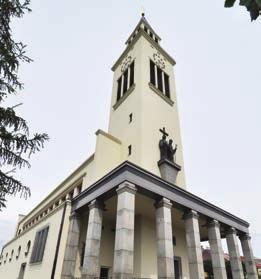 17 Kostel sv. Cyrila a Metoděje Olomouc Hejčín Cyrilometodějské nám., Olomouc Hejčín Je postaven ve stylu neoklasicizující moderny, vysvěcen r. 1932. Věž je vysoká 65 m, kříž na vrcholu věže je 8 m.