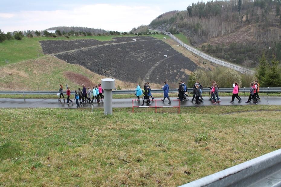 REALIZACE A ZHODNOCENÍ PROJEKTU Živé a zaniklé vesnice II Projekt byl koncipován jako několik tematických zastavení, zaměřených na badatelsky orientovanou výuku v místním regionu.