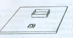4. Míček do krabičky Pomůcky: míček, krabička Na stůl do středu postavíme prázdnou krabici a míček Poţádáme dítě, aby odstoupilo a pokusilo se vhodit míček do krabičky - jemně, opatrně, přesně (3x)