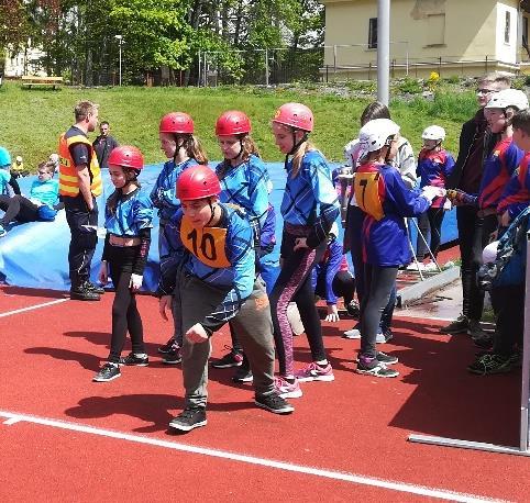 Závěrem čerstvá zpráva: Klára Vaňková v kategorii DT 1 vyhrála krajské kolo výše uvedené soutěže. Okresní kolo hry Plamen v Domažlicích V sobotu 11.