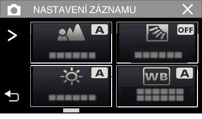 Záznam o Použití samospouště v režimu Statických snímků 1 Otevřete LCD monitor 5 Poklepejte na 2 S nebo 10 S 0 Zkontrolujte, zda je režim záznamu B 0 Pokud je režim video A, klepněte na A na