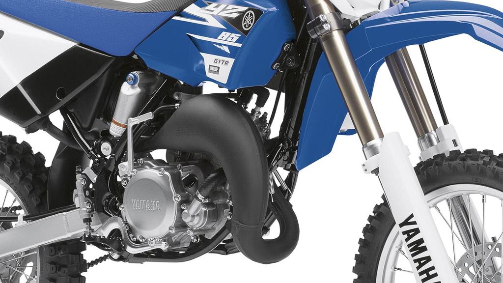 Agresivní nová kapotáž Přišli jsme na to, že když dobře vypadáte, dobře se také cítíte a proto jsme opatřili nový model YZ85 zcela novou kapotáží, která si bere za vzor naše nejnovější dospělé