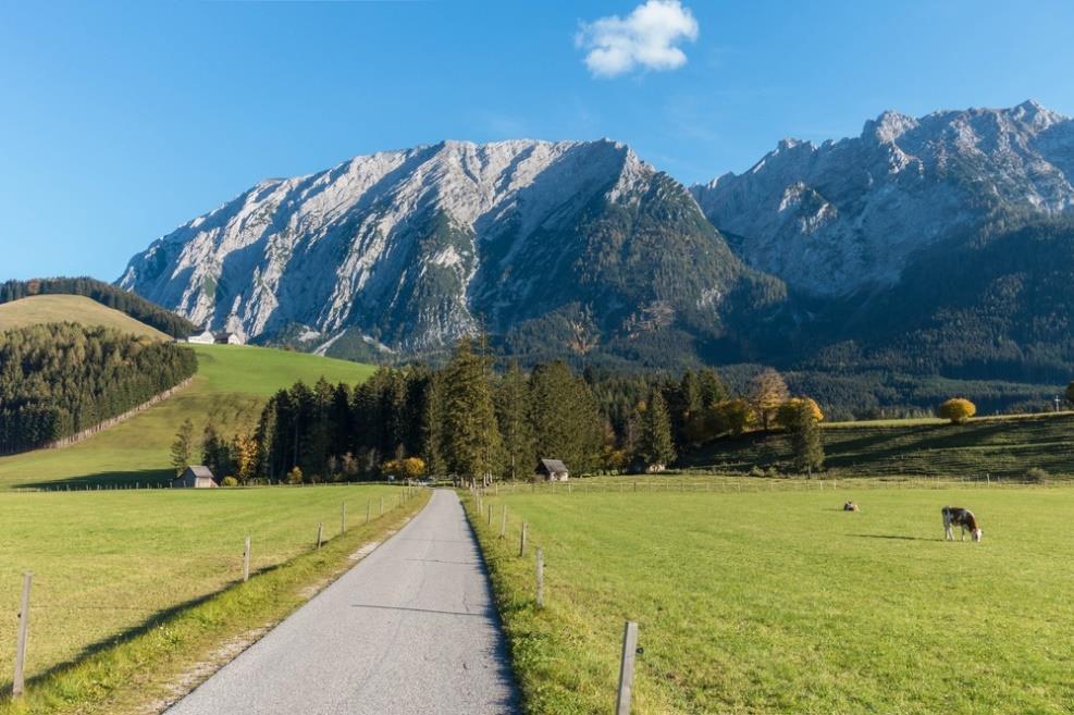 8) Turistika Přímo z Tauplitz můžete vyjít Po Wanderwegu směrem ke Spechtensee do oblasti Pürgg, Stainach a Wörschach Wanderweg vede i přes Kulmkogel až přes vrchol