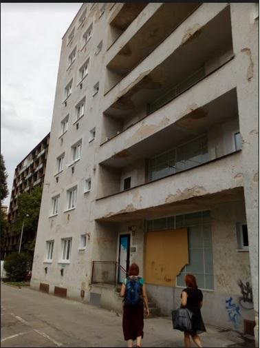 Párování klienta a bytu v Brně - bariéry Velikost přidělených bytů někdy neodpovídá potřebám rodin. Byty většinou v druhém až šestém podlaží, prakticky vždy bez výtahu.
