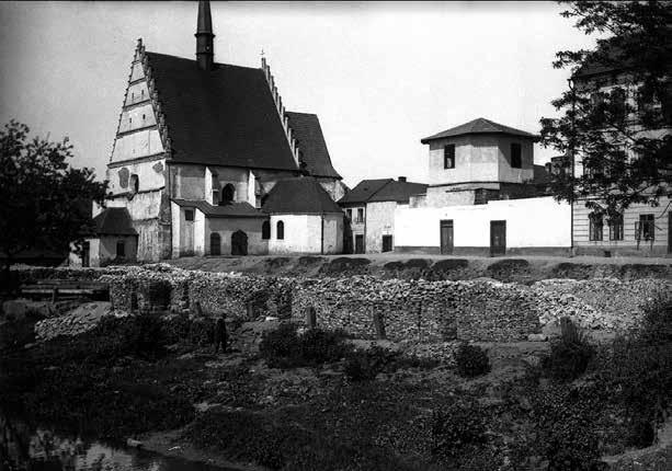 Obr. 3: Zvonice a kostel sv.