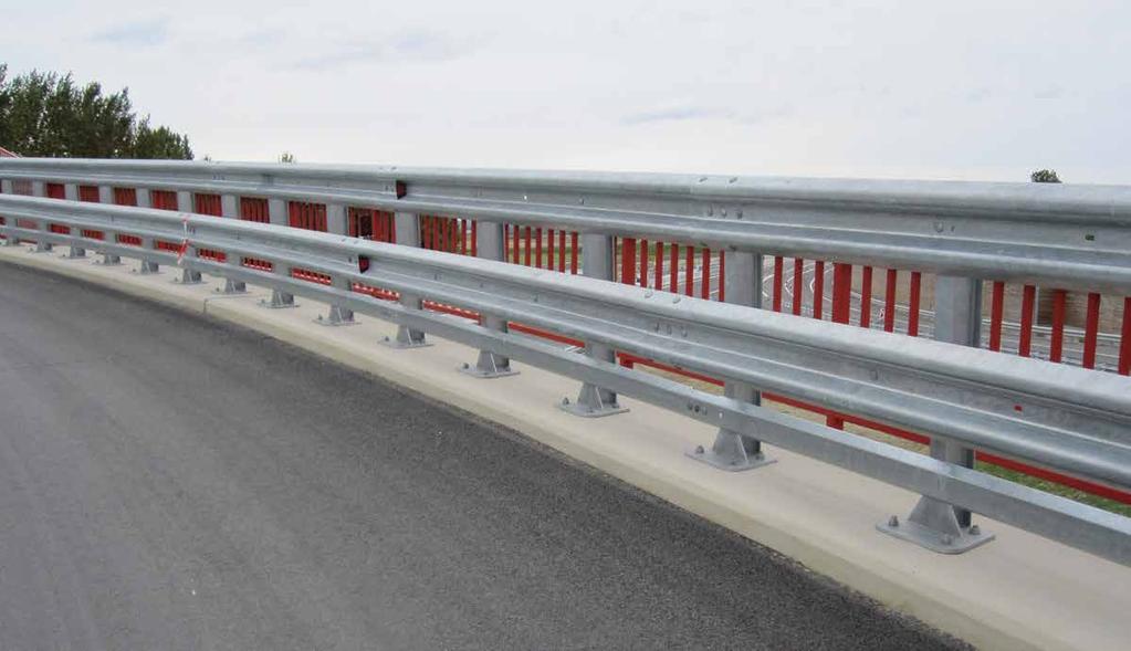 Betonové římsy na mosty Cyklistické trasy Kluziště SPECIÁLNÍ APLIKACE S našimi vlákny je mnoho věcí možných.