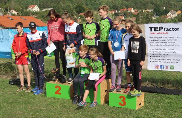 OK Dobříš spolupracuje s dobříšským gymnáziem, kde má náš sport velkou podporu od učitelů tělesné výchovy.