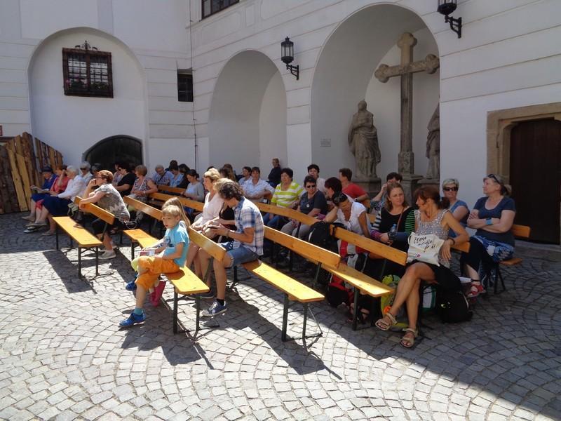 [20] Na představení Pašijové hry Tím byl uzavřen program letošní Literární Šumavy.Příští rok na shledanou v Plzeňském kraji! Fotografie pocházejí z archivu jihočeské organizace SKIP.