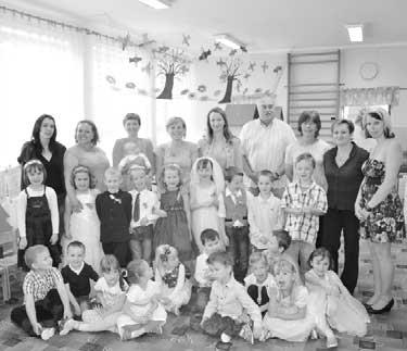Vypravili jsme se s na imi Ïabími kamarády za domácími zvífiátky, kdy jsme si na nû hráli, poznávali jsme je, hledali jsme cestiãky od maminek k mláìátkûm, nauãili jsme se písniãku Zvífiátka na