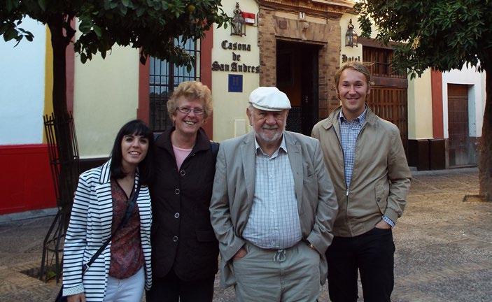 LISTY Filozofické fakulty Ostravské univerzity STR. 15 CESTOVATELSKÉ ČRTY POUŤ DO EL ROCIO Na FF OU absolvoval v roce 2013 magisterské studium oboru Anglický jazyk a literatura.