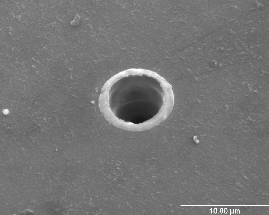 NÁVRH METODICKÉHO PŘÍSTUPU K ŘEŠENÍ 4.1.1 Vytvoření důlků na kuličce 4.1.1 Vytvoření potřebné modifikované topografie na kuličce je možno provést několika způsoby.