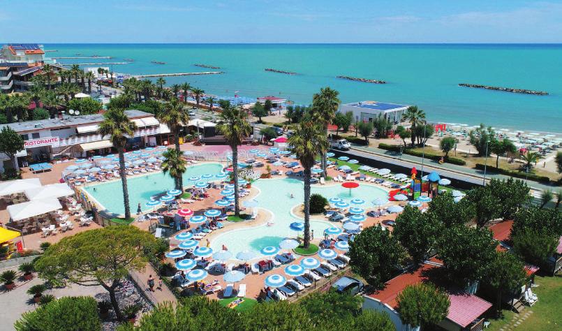 International Camping Mare e Pineta je dobře vybavený resort, výhodně umístěný v bezprostřední blízkosti písčité pláže a hlavní městské promenády plné společenského vyžití.