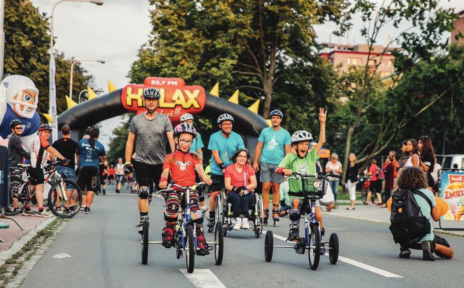 Poslední večerní jízda byla pojata jako charitativní, kdy se jel