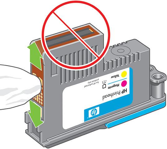 4. Vyčistěte elektrické kontakty na zadní straně tiskové hlavy hadříkem, který nepouští vlákna.
