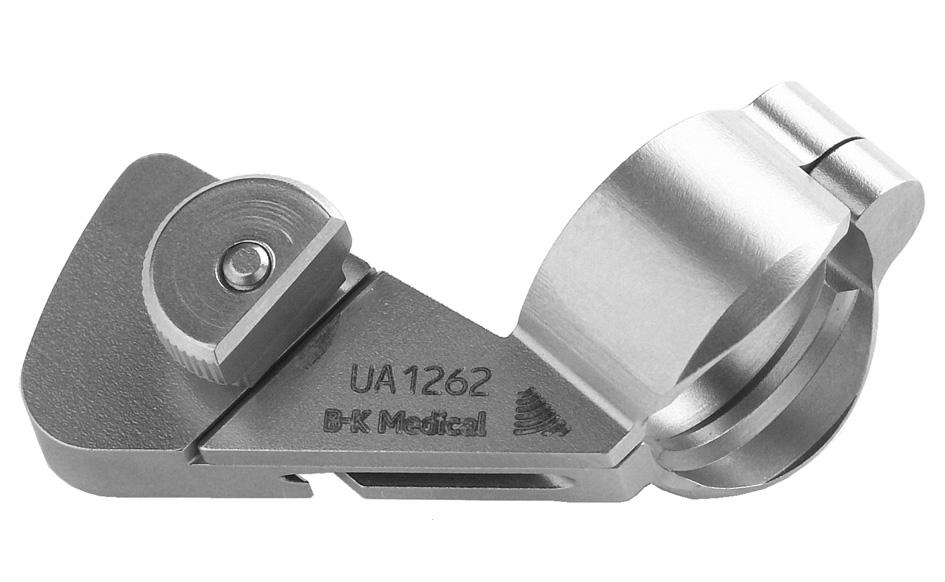 8809 Punkční vybavení pojistný šroub drážkový vodič jehly kanálový vodič jehly Obr. 4. Punkční nástavec UA1262 UA1262 Punkční nástavec z nerezové oceli (viz Obr. 4.) je opatřen kanálovým vodičem jehly, drážkovým vodičem jehly a pojistným šroubem.