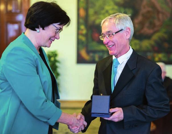 stanislav holubec Mimořádný příspěvek Nadace Jana Husa Doc. PhDr. Stanislav Holubec, PhD., vědecký pracovník Oddělení dějin 20.