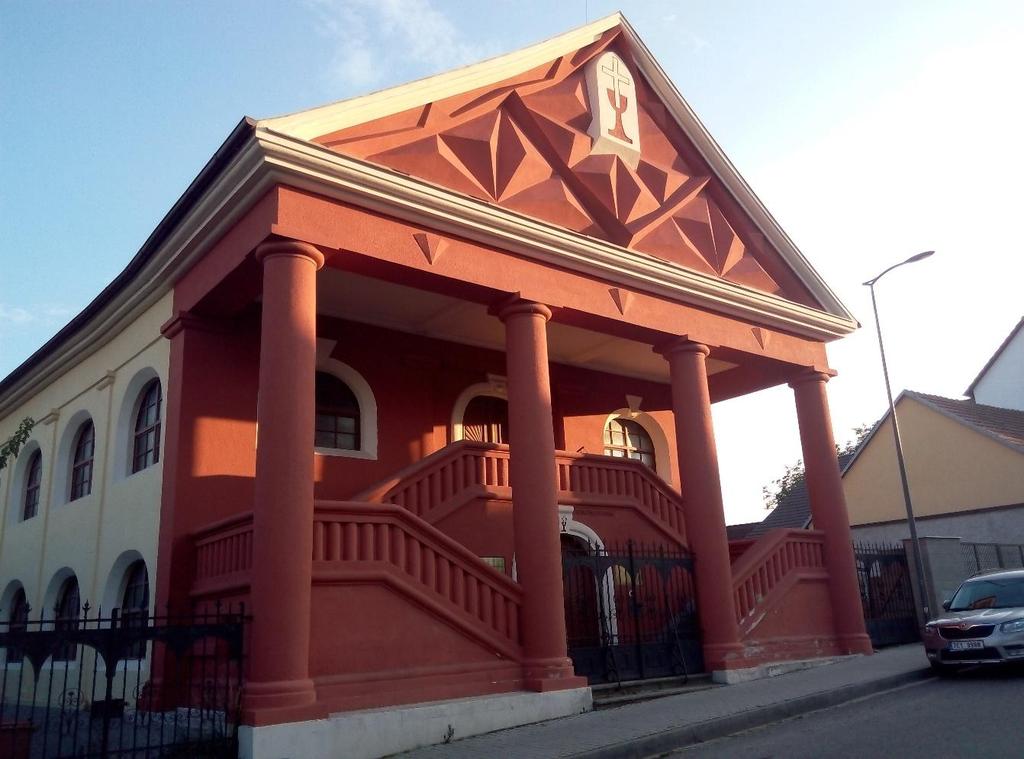 9.5 Nová synagoga v Milevsku Synagoga byla postavena v letech 1914-1919. Stavěna byla, protože Stará synagoga přestávala dostačovat. Bohoslužby se v ní konaly až do roku 1939.