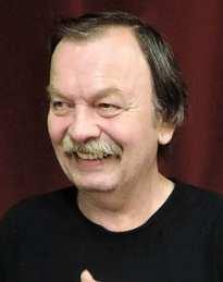 Pondělí 23. 11. 2015 Vstáváme v 6.45 hodin, je pod mrakem a sluníčko ne a ne vykouknout. Přesto není zima, je příjemné chladné ráno.