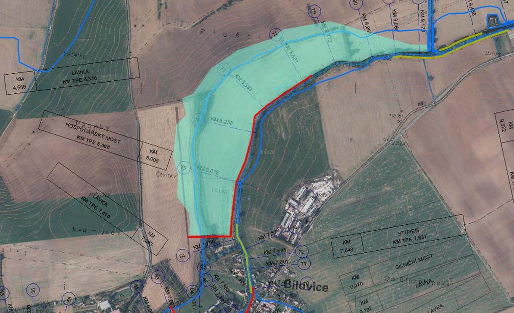 V úseku nad Březolupy doporučujeme vybudovat bermy s cílem snížit co nejvíce hladinu v