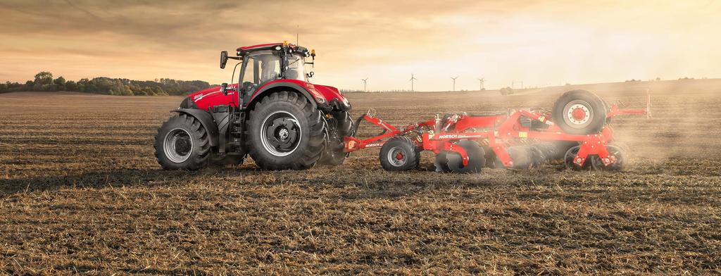 DOKONALÝ PŘENOS VÝKONU NA ZEM Efektivní hodinu za hodinou. Traktory Optum CVX mají dokonale sladěné chování motoru a mimořádně účinné CVX plynulé převodovky.