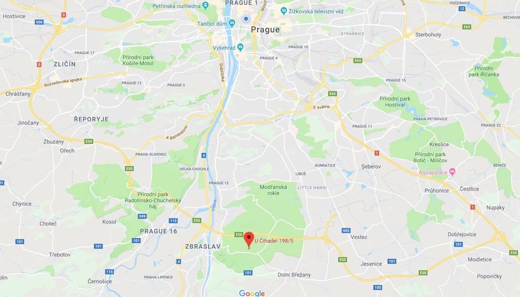 V blízkém okolí se nachází Dostihy Velká Chuchle, lesopark Šance, nebo minizoo Zbraslav.