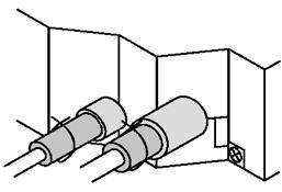 Per finire, eseguire l'isolamento come mostrato nella figura (utilizzare gli accessori in dotazione) Procedura di isolamento delle tubazioni Tubo del gas Conduttura del liquido Tubo del gas