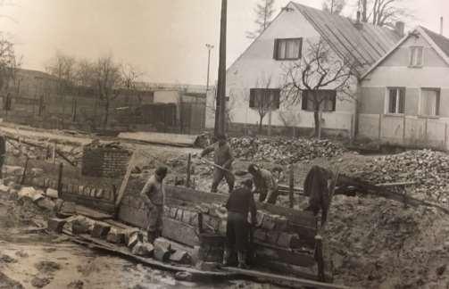 Z HISTORIE CO JSME PSALI PŘED DVACETI LETY I tentokrát budeme vzpomínat na to, co jsme psali v Zahrádeckém zpravodaji před dvaceti lety.