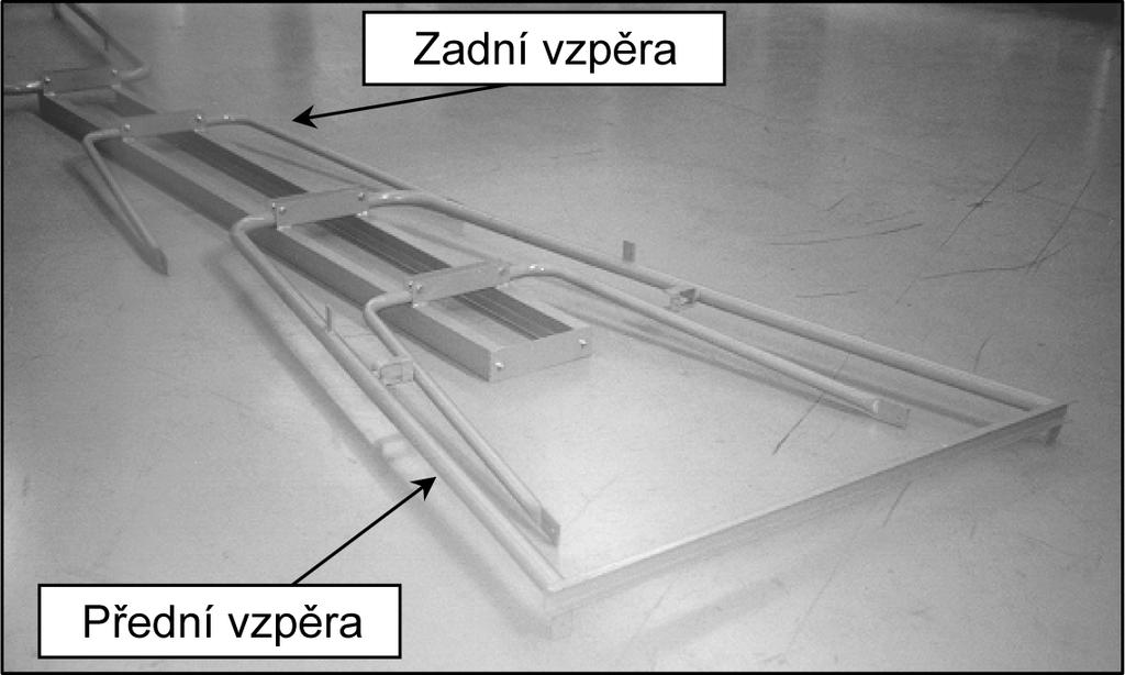 Navařené držáky vzpěr musejí směřovat dolů.