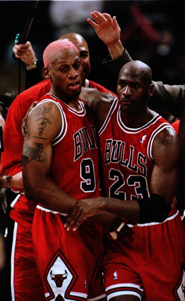 ZAKLÁDAJÍCÍ STÁDIUM určení hráčských rolí pracovních rolí (Chicago Bulls vs Dennis Rodman) nestanovení rolí = ztráta oddanosti a destrukce týmových pravidel individuální rozhovor vlastní představa