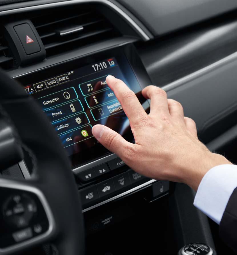 ZŮSTAŇTE VE SPOJENÍ Model Civic je vybaven novým multimediálním LCD displejem Honda CONNECT se 7" obrazovkou, díky kterému budete ve spojení se vším, co máte v životě rádi, například oblíbenou