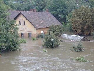 až Na domech vystoupila je