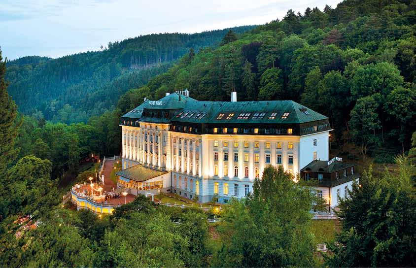 RADIUM PALACE**** Hotel Radium Palace je impozantní neoklasicistní palác ve vídeňském stylu obklopený malebným lesoparkem.