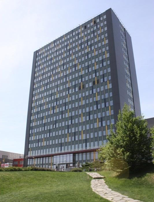 VUT Brno Rekonstrukce opláštění budovy A1, Technická 2, Brno (2014) Věžová železobetonová budova Fakulty strojního inženýrství VUT Brno o půdorysných rozměrech 52 x 23 m a celkové výšce 74 m.