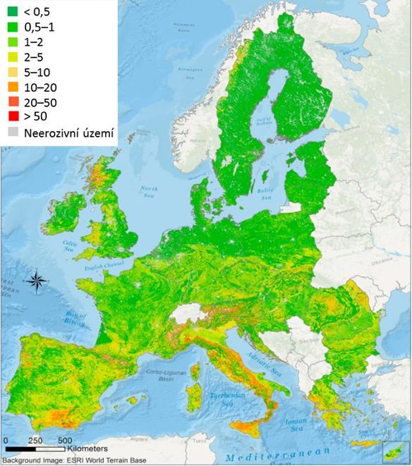 Vyhodnocení indikátoru Obr. 1 Vodní eroze půd stanovená dle modelu RUSLE2015 [t.ha -1.rok -1 ], 2015 Vodní eroze půd je stanovena výpočtem podle RUSLE2015 (revidovaná univerzální rovnice ztráty půdy).