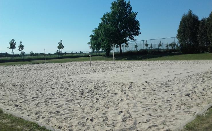 2 beach volejbalovými kurty