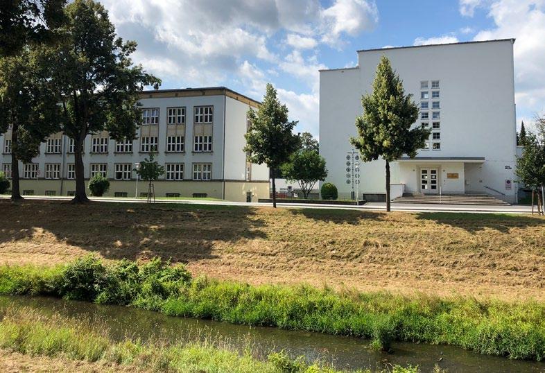Erleben Sie Einblicke in die Konstruktion der Lagerhallen (1861) sowie der Büroeinrichtung einer pedantisch genauen Verwaltung aus der frühen DDR-Zeit.