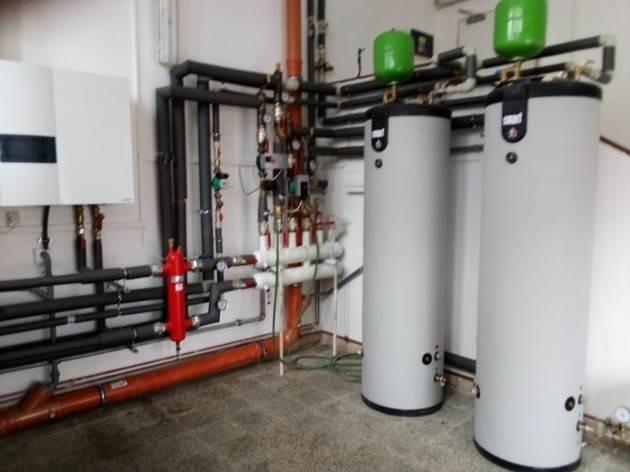 Modernizace se týkala také způsobu vytápění, kdy z bývalé garáže byla vybudována plynová kotelna.