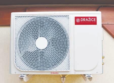 Hlavní výhody klimatizace: Vnitřní klimatizační jednotka Venkovní hybridní klimatizační jednotka LXDC - Automatické využití fotovoltaické energie pro nejefektivnější chlazení nebo vytápění Ohřívač