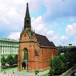 21:15 21:45 Schola Ducha Svatého Chorální zpěvy v podání ženské scholy ze Židenic 21:50 22:00 Závěrečná modlitba Modlitba za město Brno s požehnáním na cestu 19:30 22:00 O Panně Marii, ochránkyni