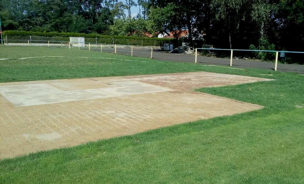 . Z HASIČSKÉ ZBROJNICE Druhá kategorie ŘÍP je pro muže odlišná tím, že trať je stejně dlouhá jako pro ženy, tedy pouze 2B. Ženy pak v této kategorii startují se strojem v klidu.