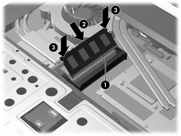 c. Opatrně zatlačte paměťový modul (3) dolů tlačte na levou a pravou stranu paměťového modulu, dokud pojistné svorky nezapadnou na určené místo.