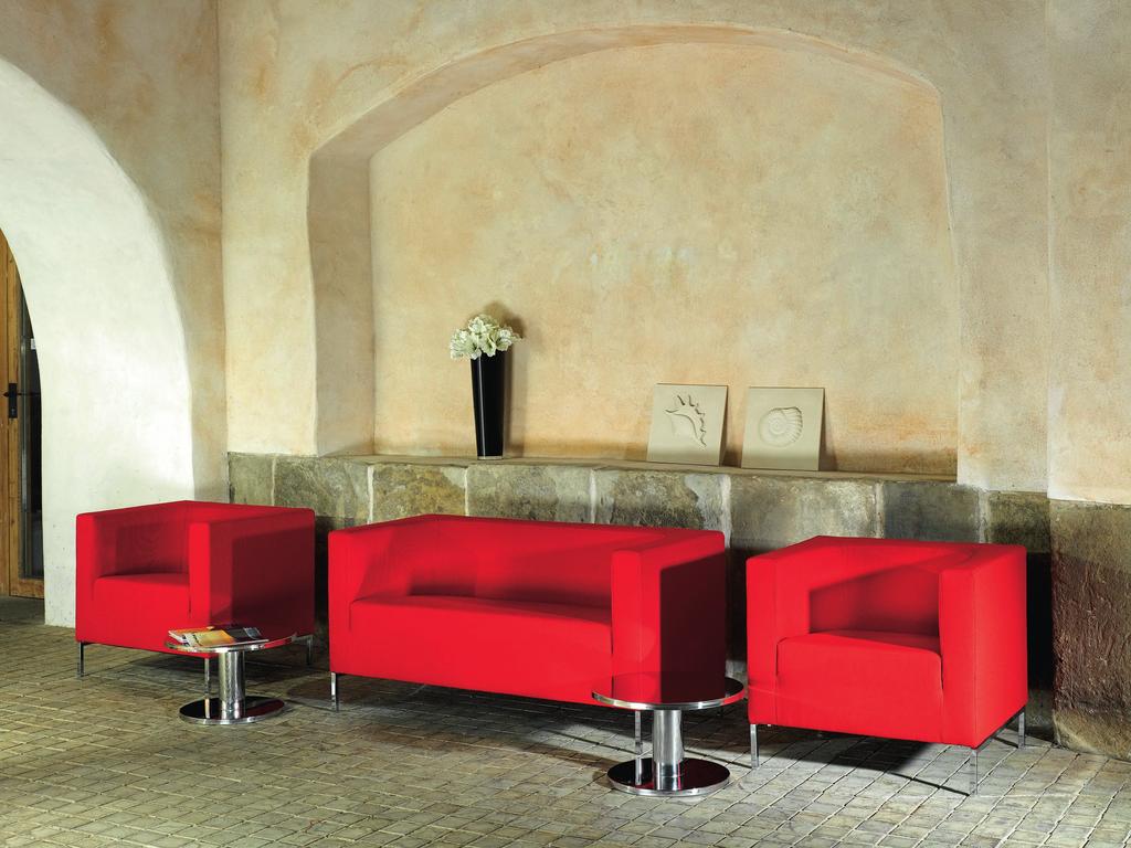 kubik 38 Designed to provide comfortable seating, Kubik sofas transcend changes in trends and offer a universal seating for a wide range of spaces.