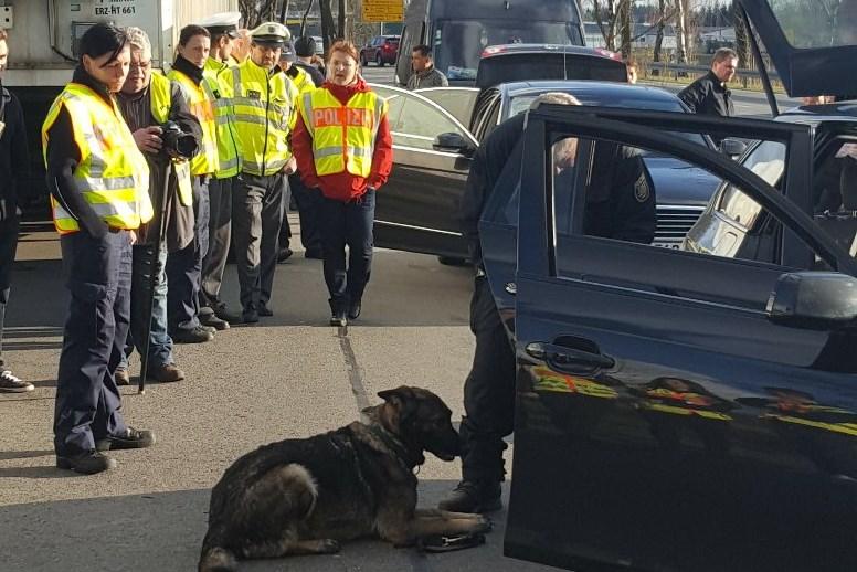 Krajského ředitelství policie Ústeckého kraje a Karlovarského kraje Místo: na B 174 na parkovišti u Großolbersdorfu a na parkovišti u Heinzebank Datum: 30. března 2017 od 15 do 19 hod.