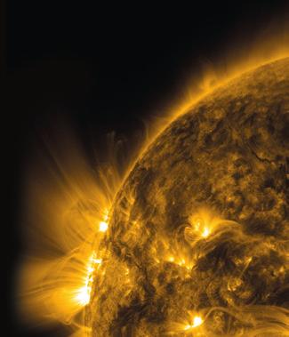 HVĚZDA ŽIVOTA I SMRTI Slunce září už 4,5 miliardy let. Je to zdroj energie, který umožňuje existenci života, pohání vodní toky i proudění vzduchu.