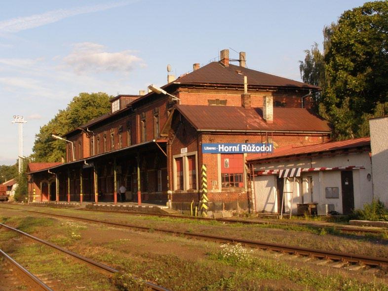 Liberec 21 Škola na Bojišti Vyhlídková věž Schule im Stadtteil Na Bojišti Aussichtsturm 22 Exteriér nádražní